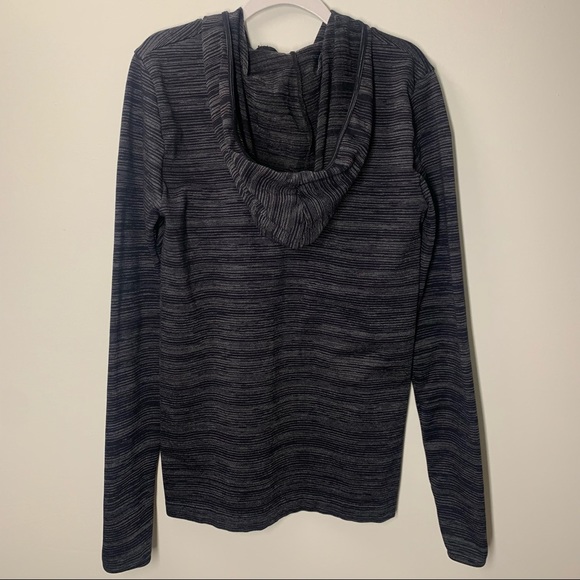 Fabletics Megan Seamless Lurex Pullover - Picture 10 of 11